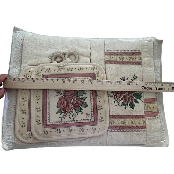 Vintage Stevens Linen Placemats Towel Pot Holder Original Packaging Roses - Picture 5 of 7
